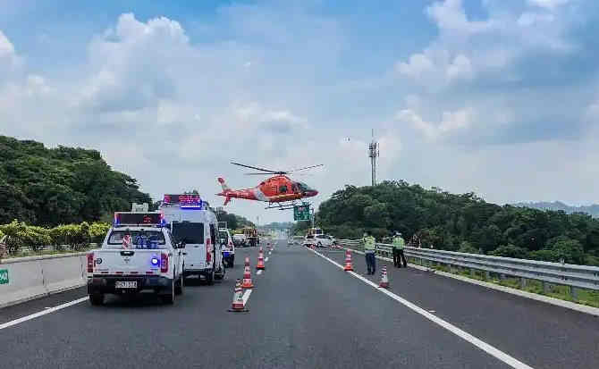 佛冈高速公路汽车救援案例