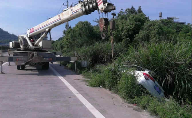 佛冈重载吊车救援 佛冈重载吊车救援